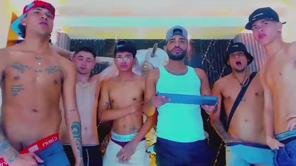 Offline Dominic_Max on Cam4