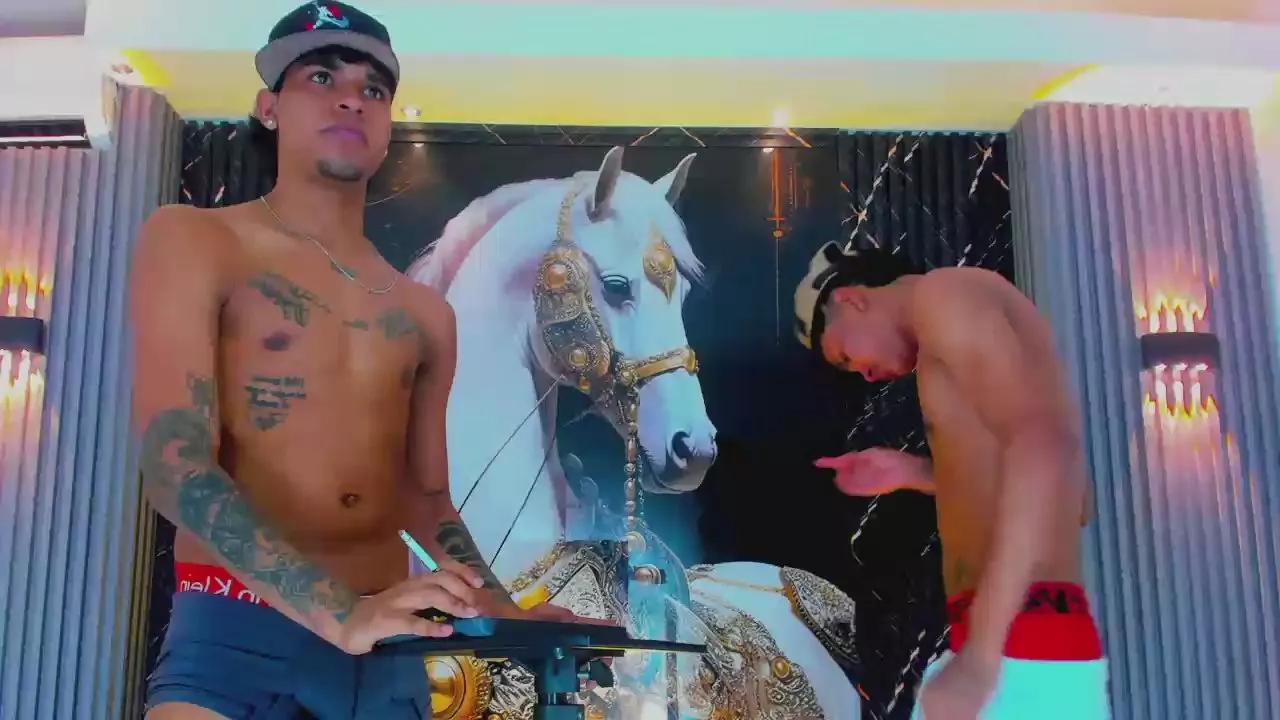 Offline Dominic_Max on Cam4