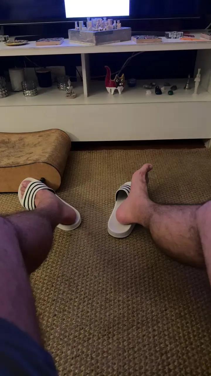 Offline dot_feet on Cam4