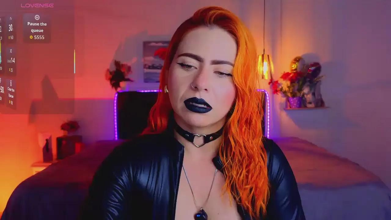 Offline Dulcecharlottee on Cam4