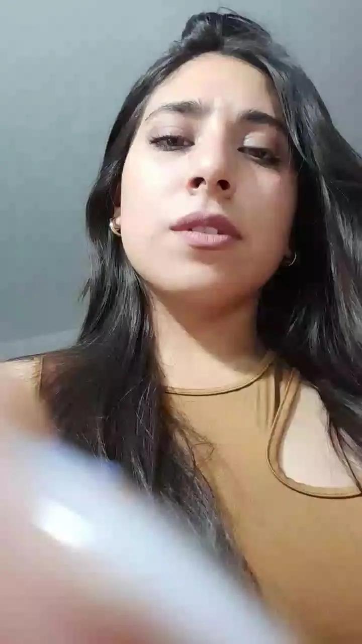 Offline Dulceflorcita on Cam4