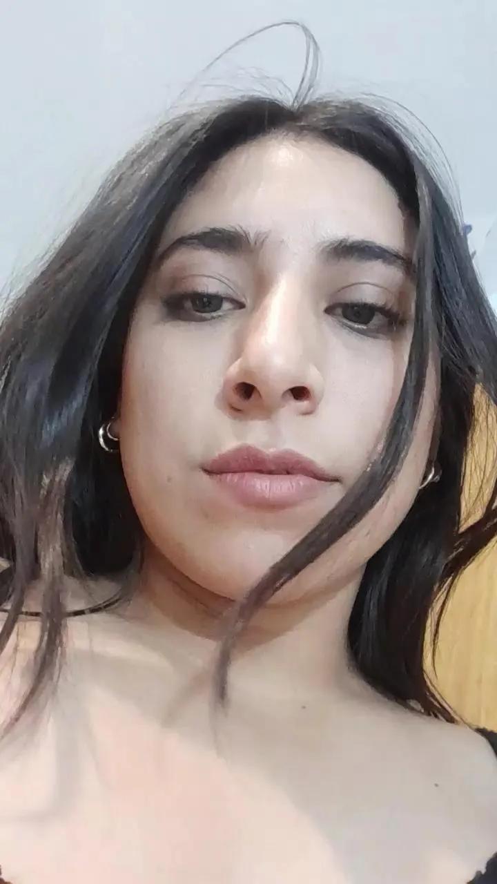 Offline Dulceflorcita on Cam4