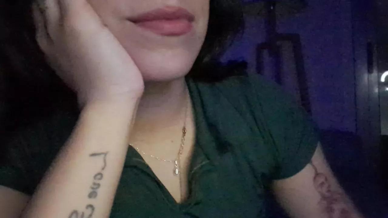 Offline Dulceflorcita on Cam4