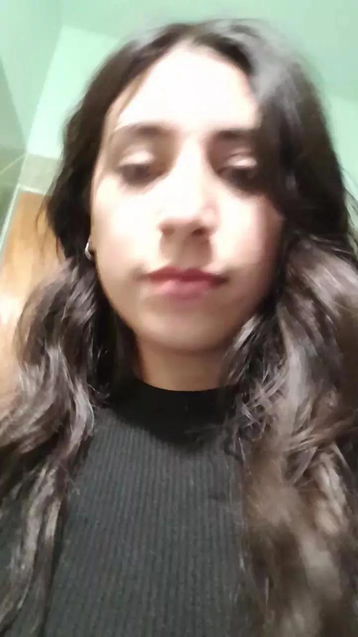 Offline Dulceflorcita on Cam4