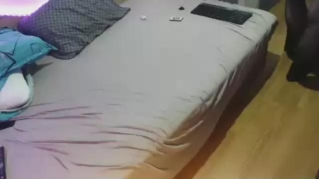 Offline eblata04 on Cam4