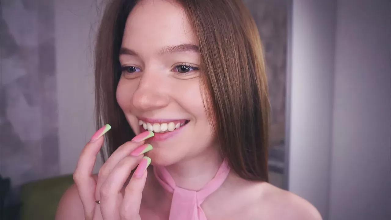 Offline EdithGoreham on Cam4