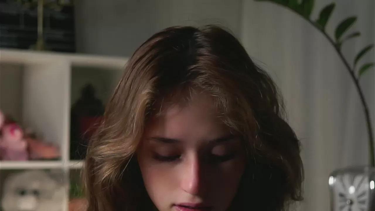 Offline EdythCorell on Cam4