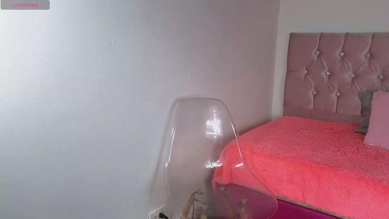 Offline eimy_cute01 on Cam4