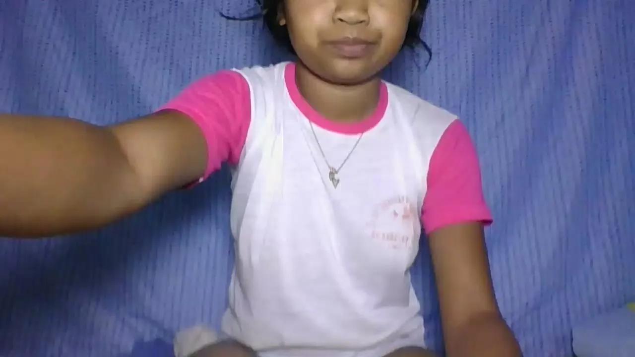 Freechat elinah_xxx on Cam4