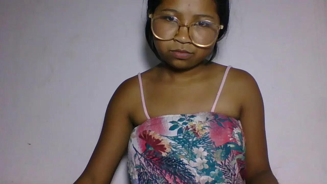 Freechat elinah_xxx on Cam4