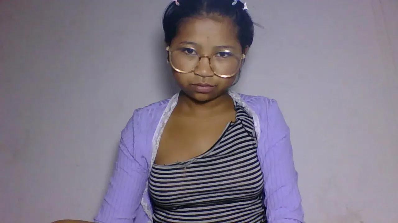 Freechat elinah_xxx on Cam4