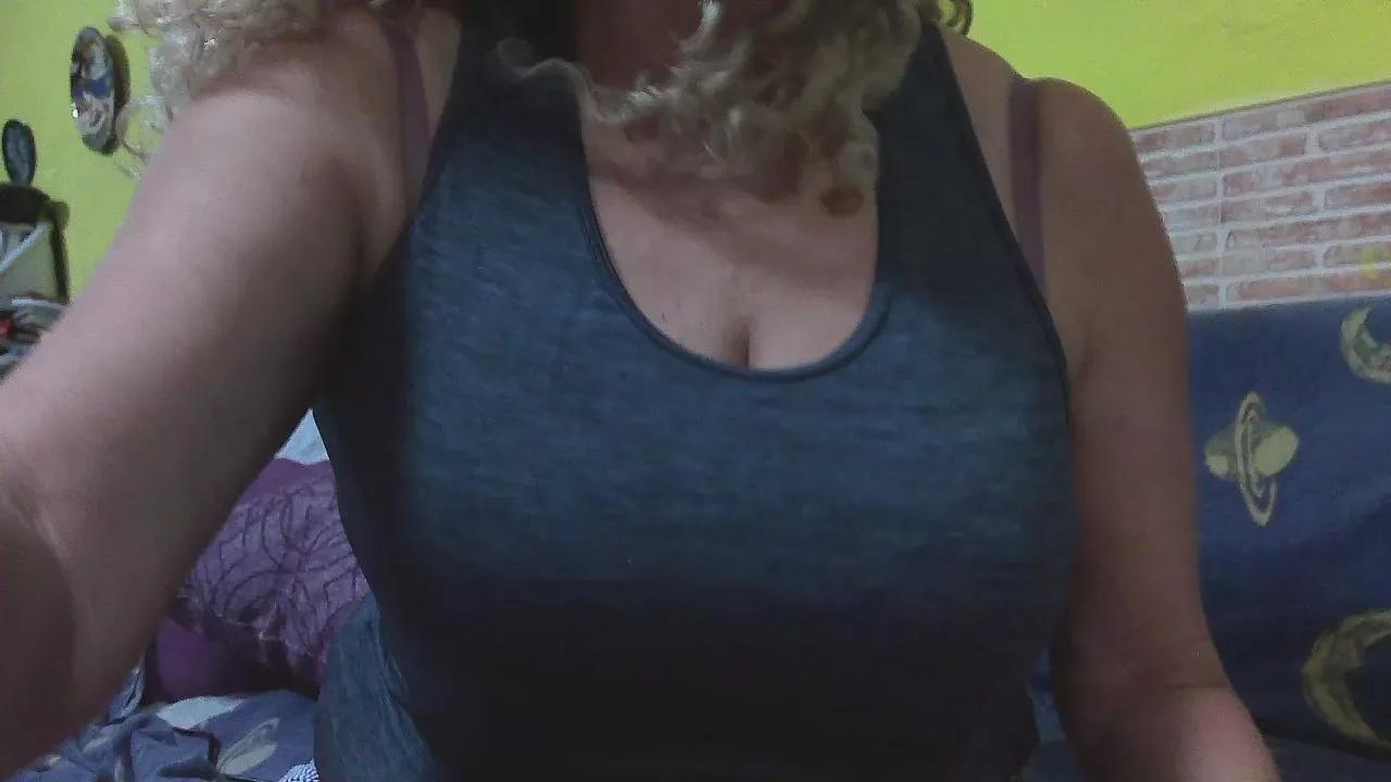 Offline EllaSola69 on Cam4