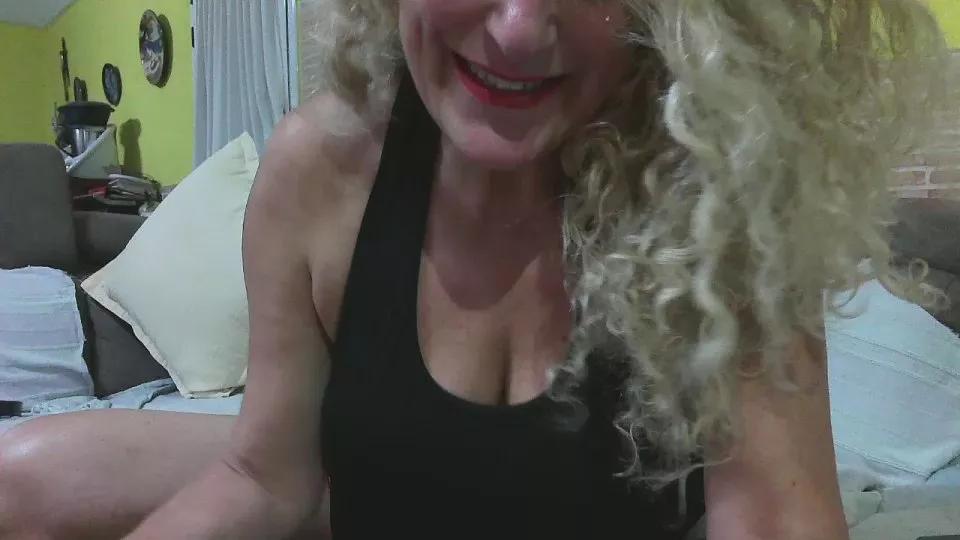 Offline EllaSola69 on Cam4