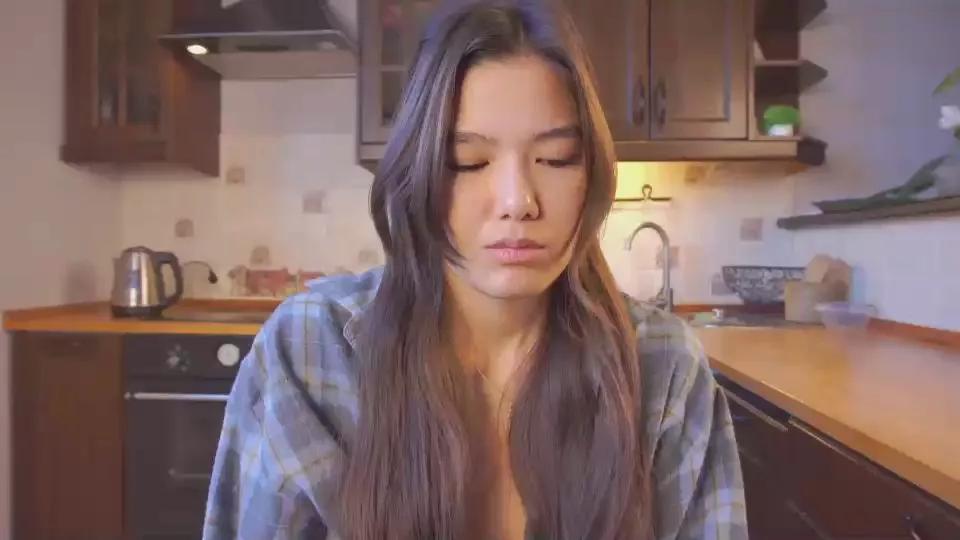 Offline ElletteBenny on Cam4