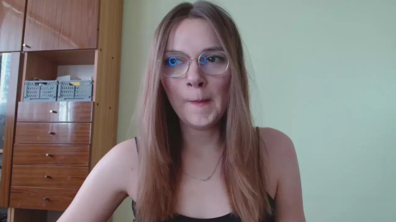 Offline EllyHEARTx on Cam4