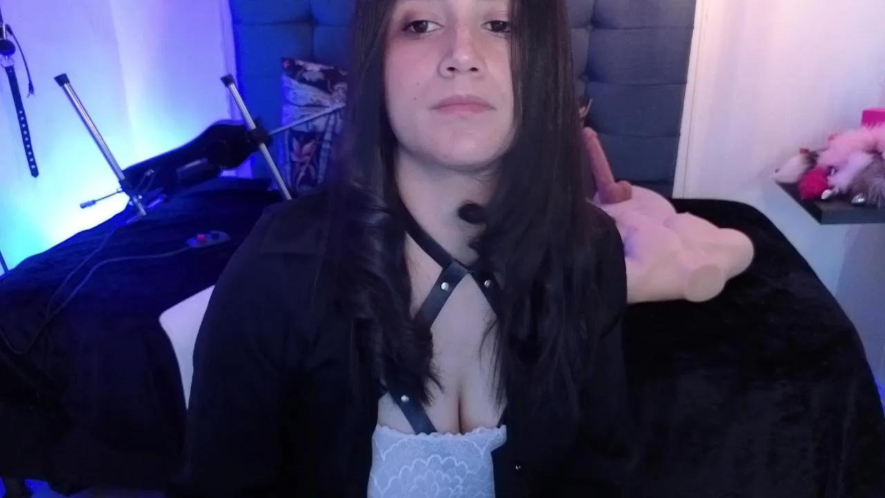 Offline elowen_halley1 on Cam4