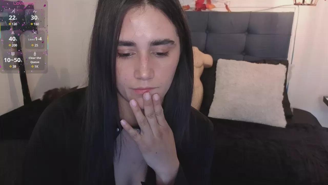 Offline elowen_halley1 on Cam4