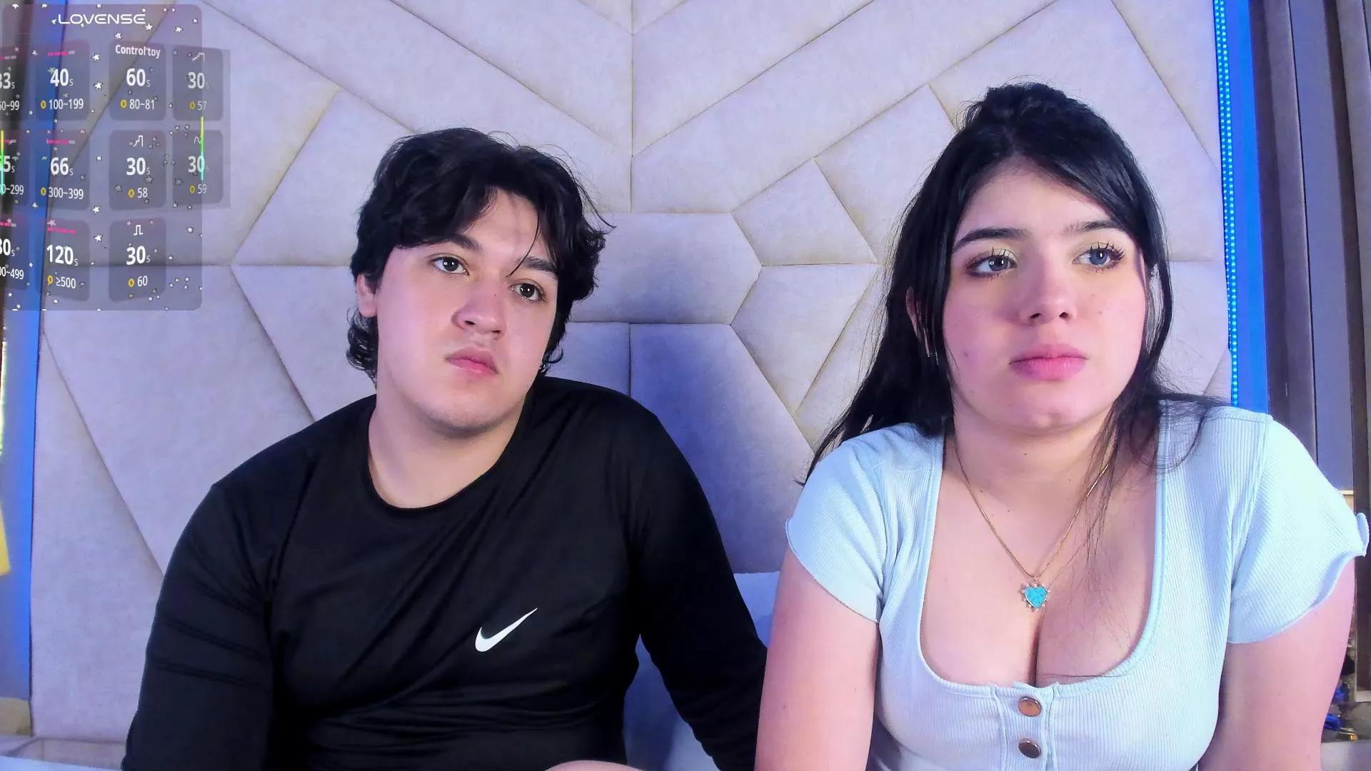 Offline EmilyANDrew on Cam4