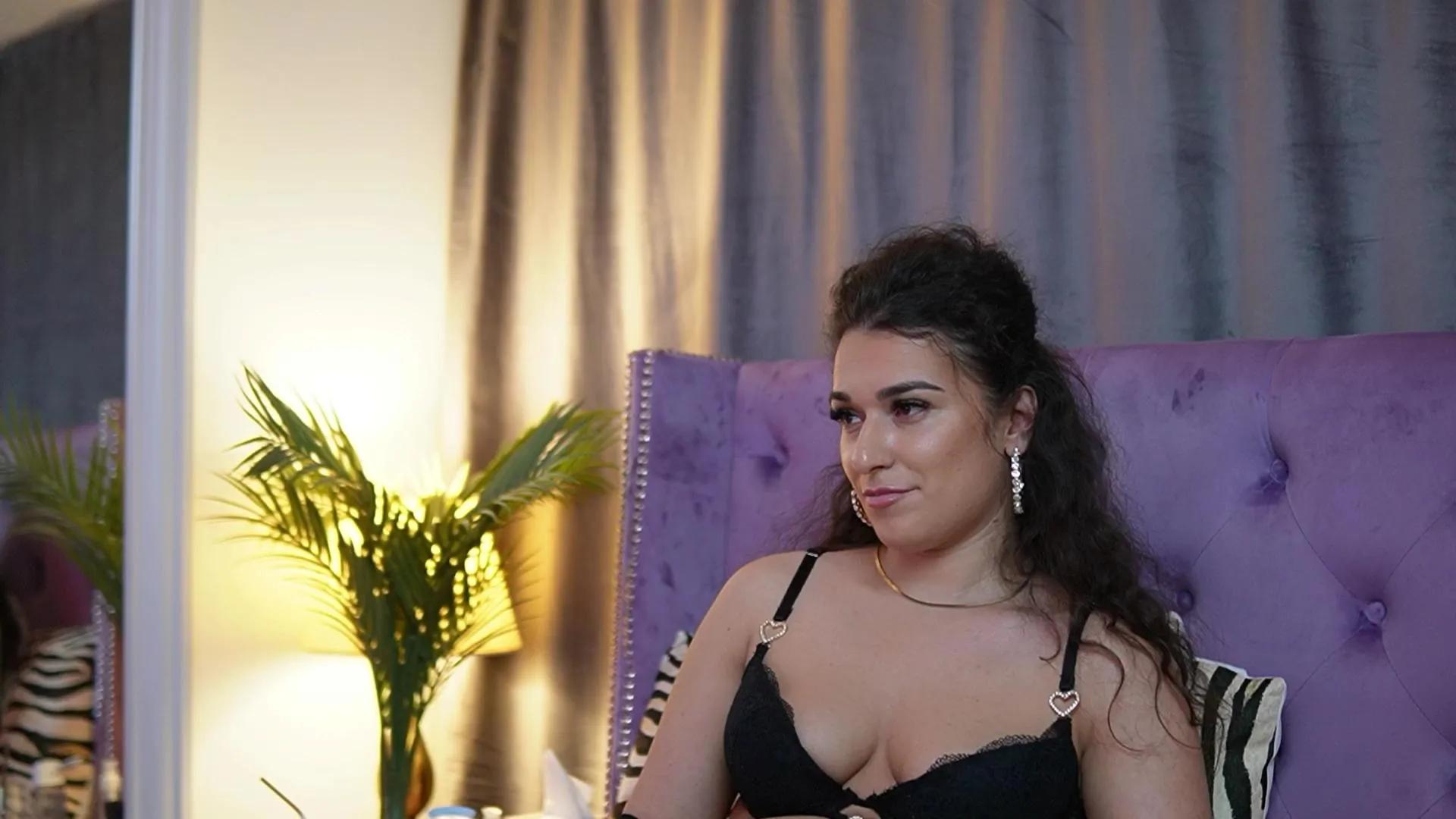 Offline EmmaDallas on Cam4