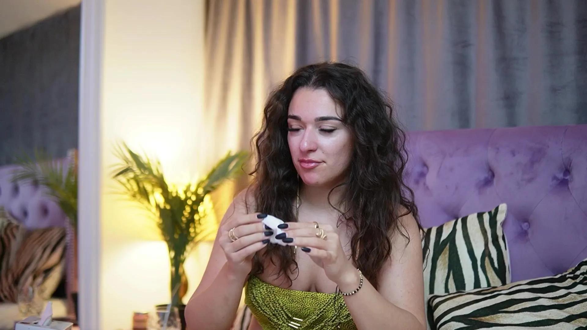 Cam4 EmmaDallas is Freechat EmmaDallas —  #masturbation #C2C #smoke #pussy #blowjob #feet #spanking