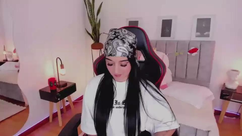 Offline EmmyEvans on Cam4