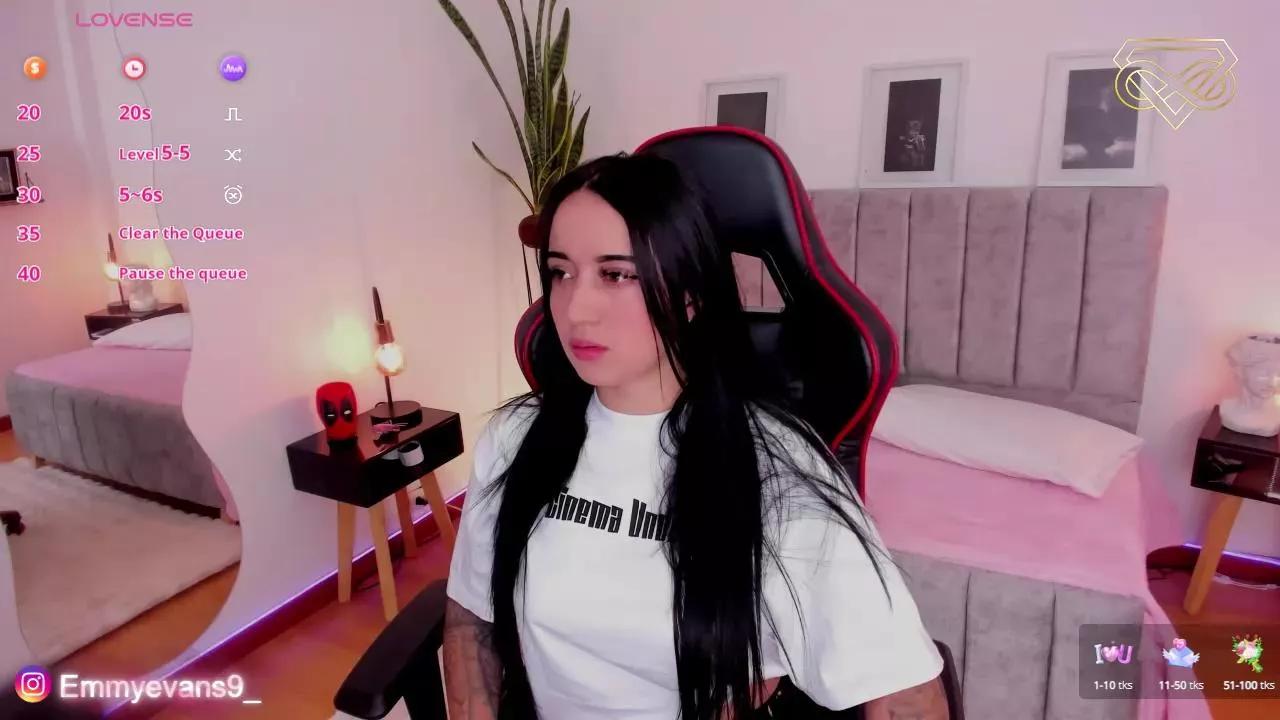 Offline EmmyEvans on Cam4