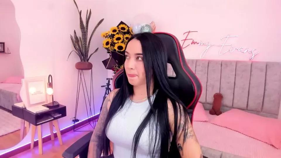 Offline EmmyEvans on Cam4