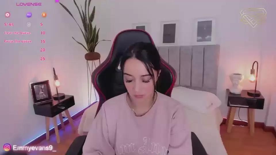 Offline EmmyEvans on Cam4