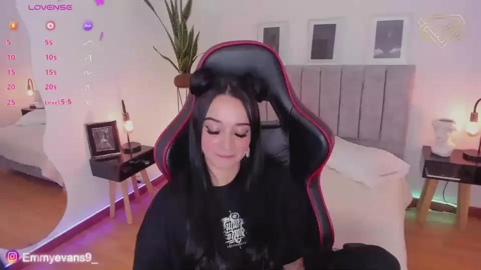 Offline EmmyEvans on Cam4