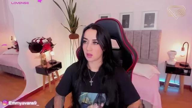 Offline EmmyEvans on Cam4