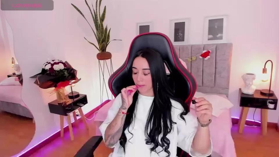 Offline EmmyEvans on Cam4