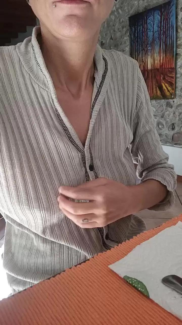 Offline ErotiKat on Cam4