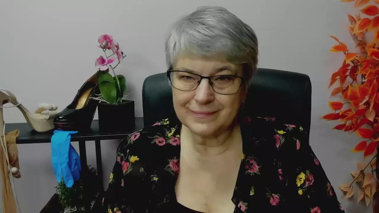 Offline femmeIRIS on Cam4