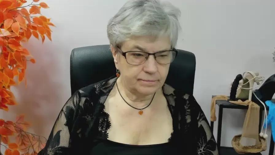 Offline femmeIRIS on Cam4