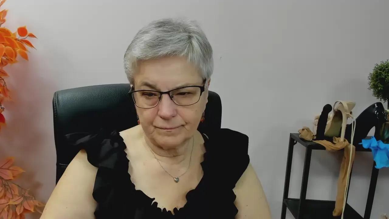 Offline femmeIRIS on Cam4