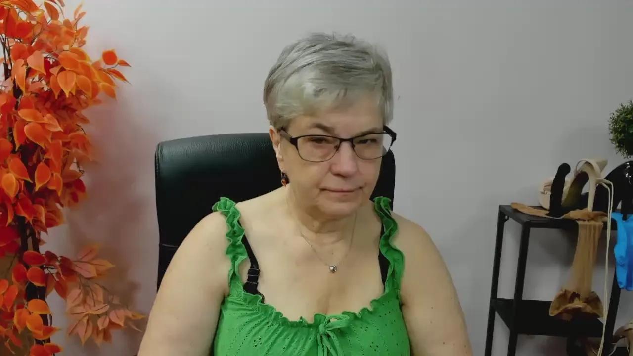 Offline femmeIRIS on Cam4