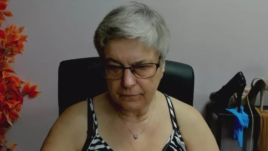 Offline femmeIRIS on Cam4