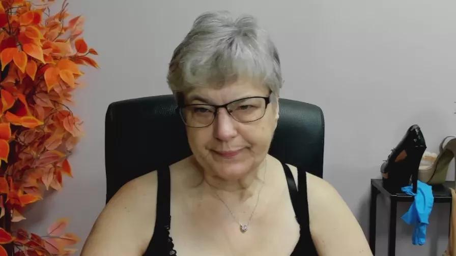 Offline femmeIRIS on Cam4