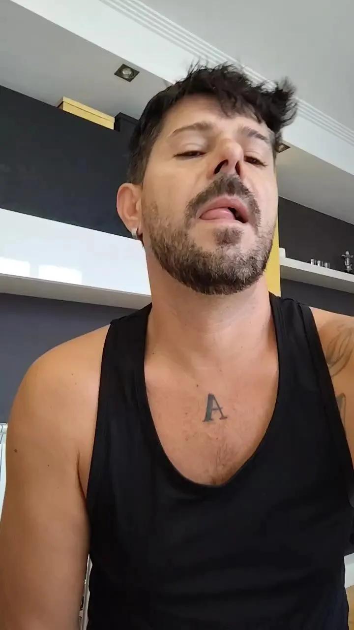 Offline Fredylover on Cam4