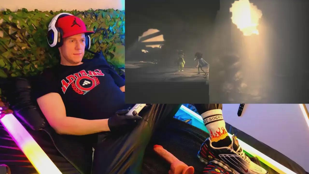 Offline Fucthebitch on Cam4