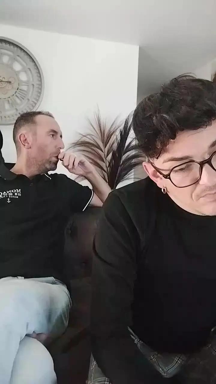 Offline Gayplay33 on Cam4