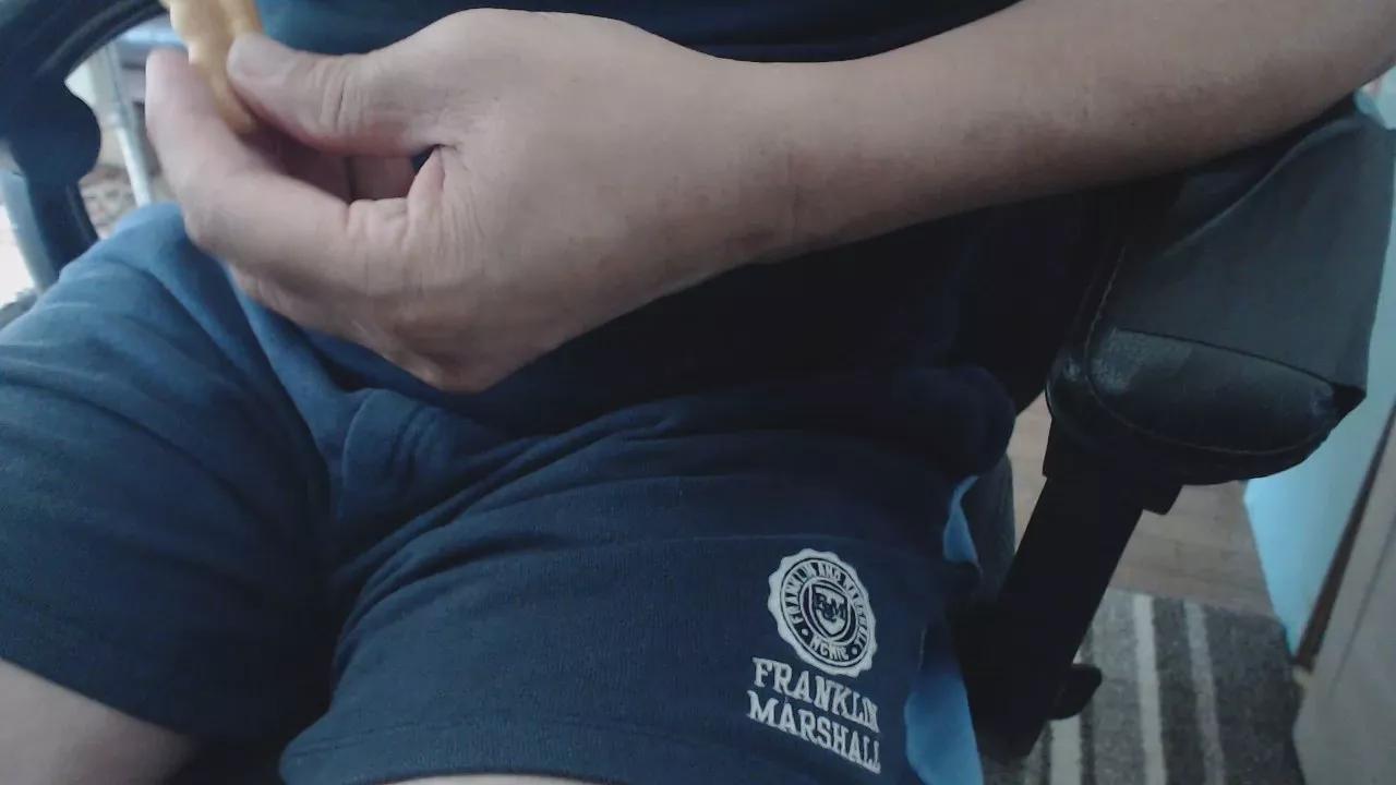 Offline gen_597 on Cam4