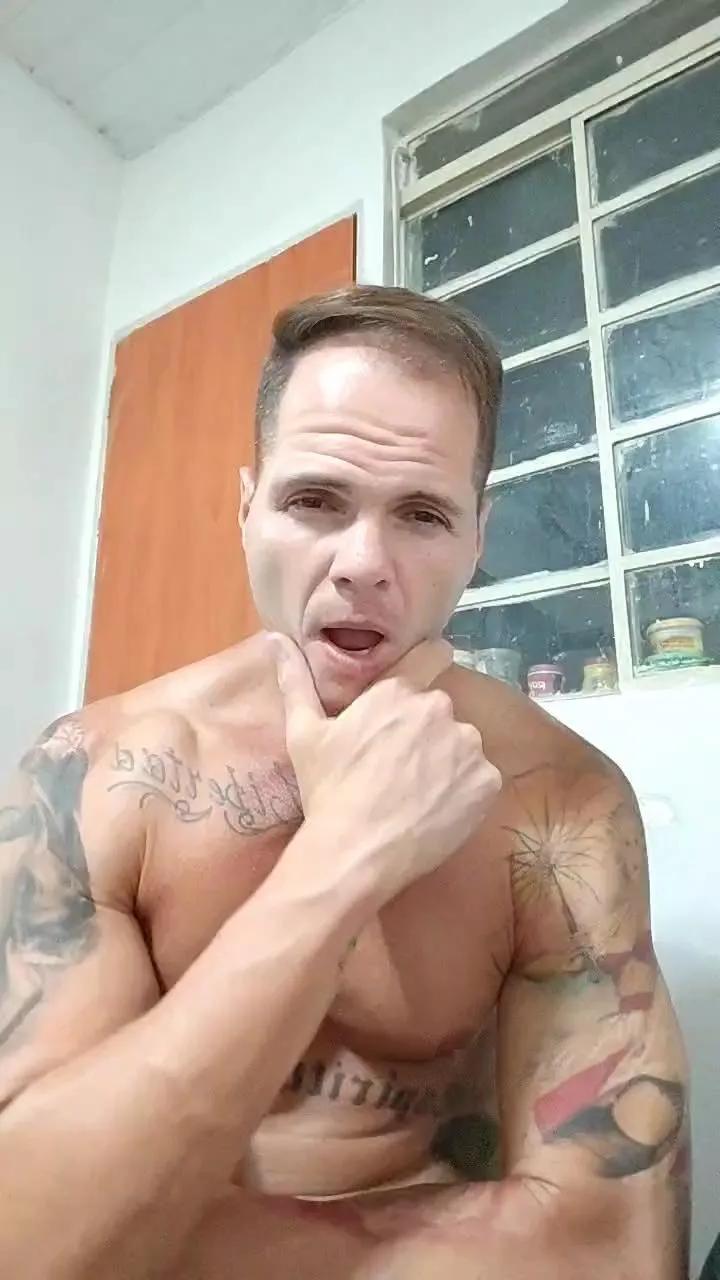 Offline Giricotta on Cam4