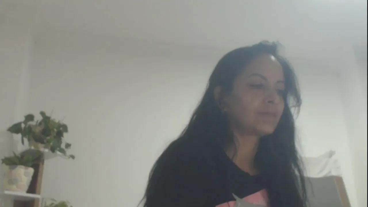 Offline GOLDENBOOTY on Cam4