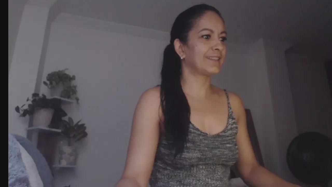 Offline GOLDENBOOTY on Cam4