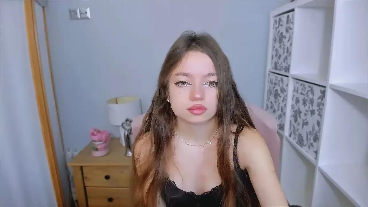 Offline GraceFlirt on Cam4