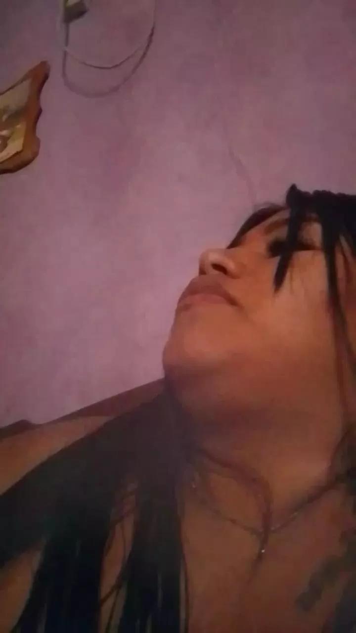 Offline Guadalupe20 on Cam4