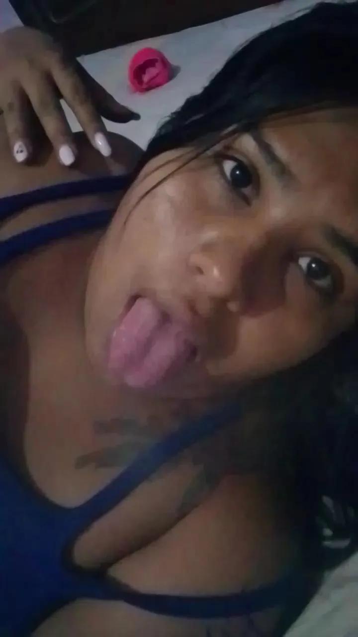 Offline Guadalupe20 on Cam4