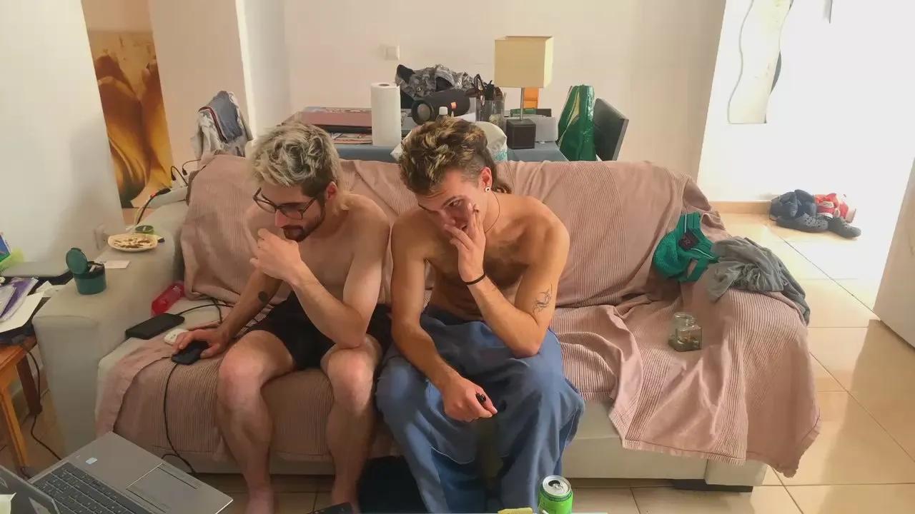 Offline GuilleYLeo on Cam4