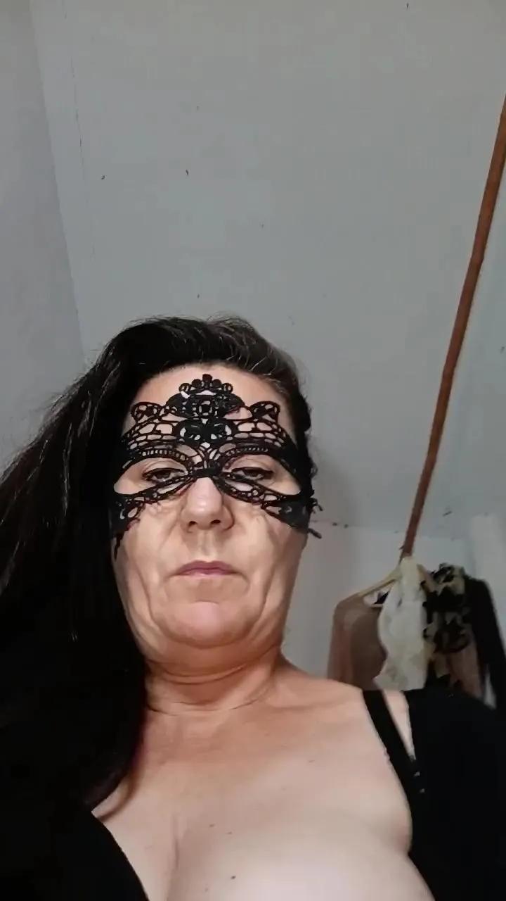 Offline HAIRYPUSSYLIPS on Cam4